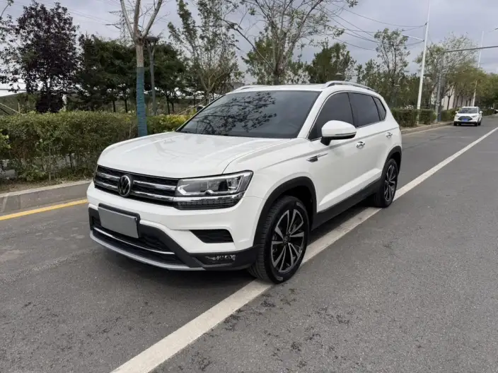 Volkswagen Tharu 2022 Model 330TSI 4WD Deluxe Edition – фото 1