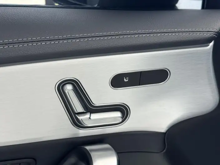 Mercedes-Benz A-Class AMG 2025 Model AMG A 35 L 4MATIC – фото 9