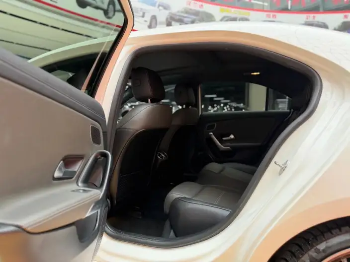 Mercedes-Benz A-Class AMG 2022 Model AMG A 35 L 4MATIC – фото 10