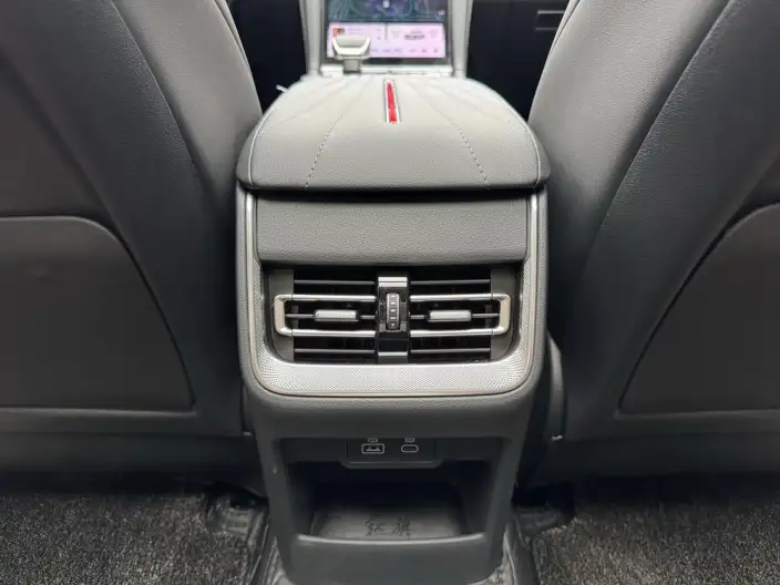 Hongqi H5 2025 Model 2.0T Automatic Flag Enjoy Edition – фото 9