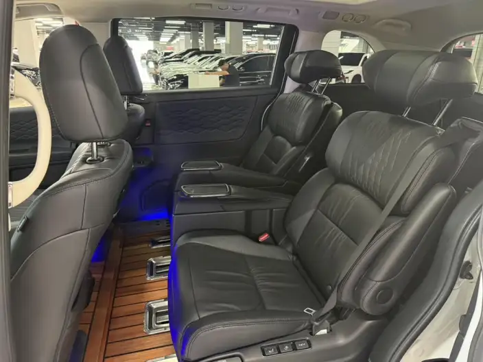 Honda Elysion 2022 Model 2.0L Hybrid Deluxe Edition – фото 10