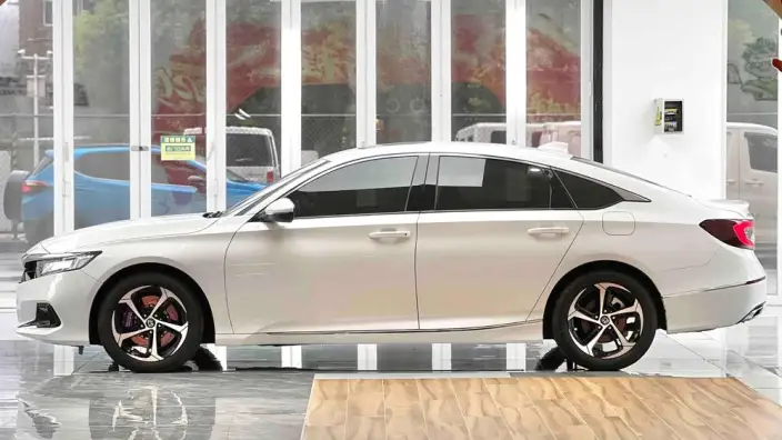 Honda Accord 2022 Model 260TURBO Deluxe Edition – фото 3