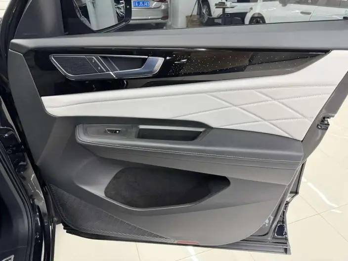 Volkswagen Teramont 2023 Model Facelift 380TSI 4WD Exclusive Deluxe Edition – фото 7