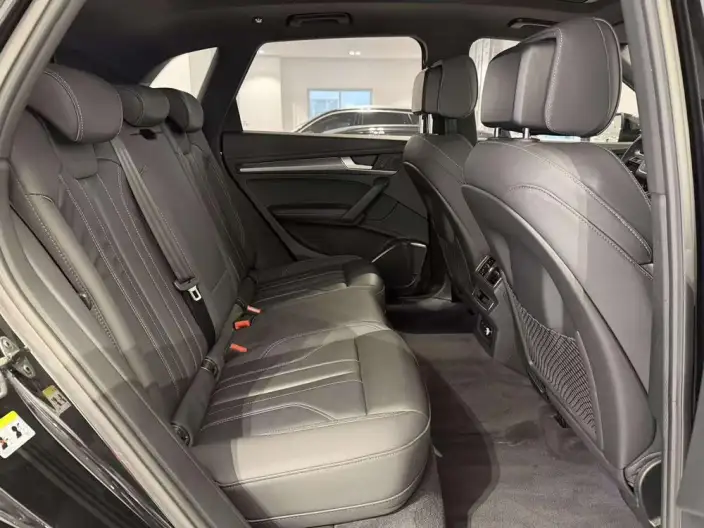 Audi Q5L 2022 Model Facelift 40T Luxury Dynamic Model – фото 8