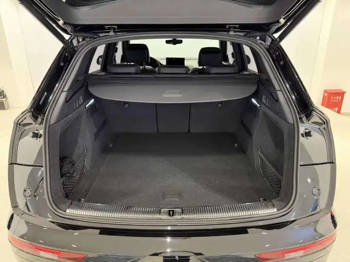 Audi Q5L 2022 Model Facelift 40T Luxury Dynamic Model – фото 9