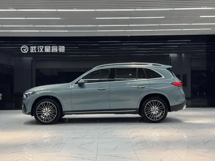 Mercedes-Benz GLC 2025 Model GLC 300 L 4MATIC Luxury Model 5 seat – фото 3