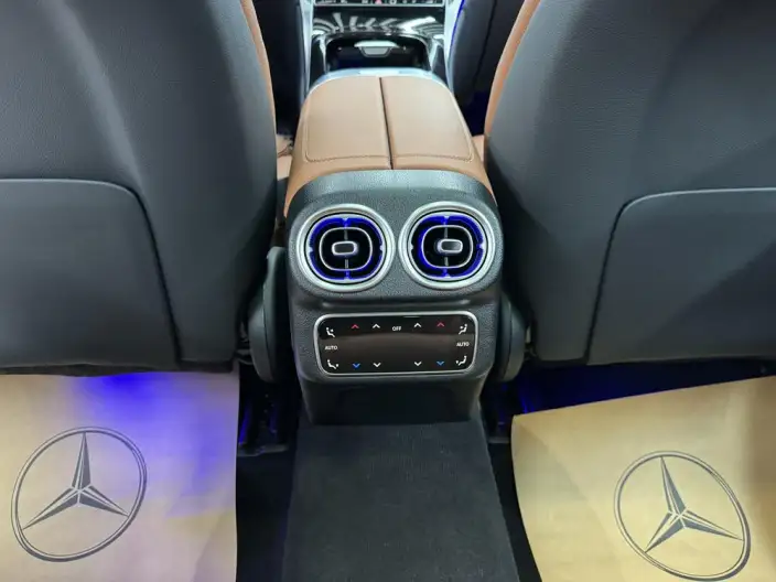 Mercedes-Benz GLC 2025 Model GLC 300 L 4MATIC Luxury Model 5 seat – фото 8