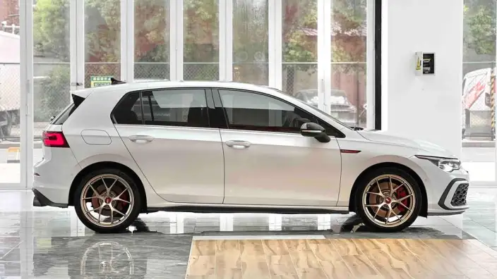 Volkswagen Golf GTI 2021 Model 380TSI DSG GTI – фото 6