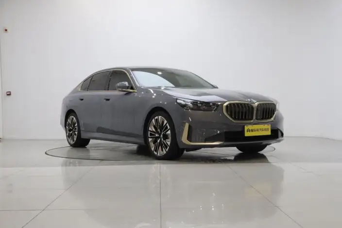BMW 5 Series 2024 Model 530Li Exclusive Model Luxury Set – фото 3