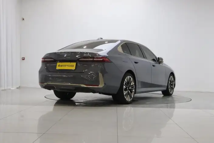 BMW 5 Series 2024 Model 530Li Exclusive Model Luxury Set – фото 7