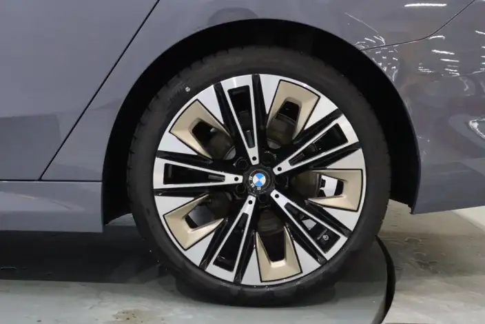 BMW 5 Series 2024 Model 530Li Exclusive Model Luxury Set – фото 9