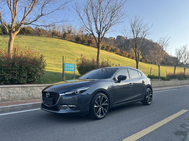 Mazda3 Axela 2017 модификация лян кузов 2.0L Automatic Luxury Country VI – фото 1