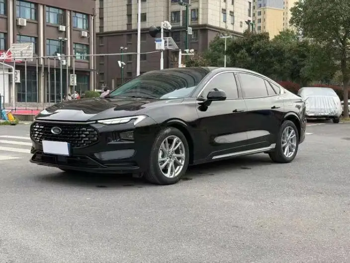 Ford Mondeo 2023 Model EcoBoost 245 Luxury Model – фото 1