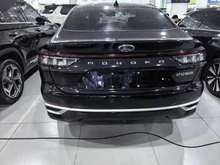 Ford Mondeo 2023 Model EcoBoost 245 Luxury Model – фото 3