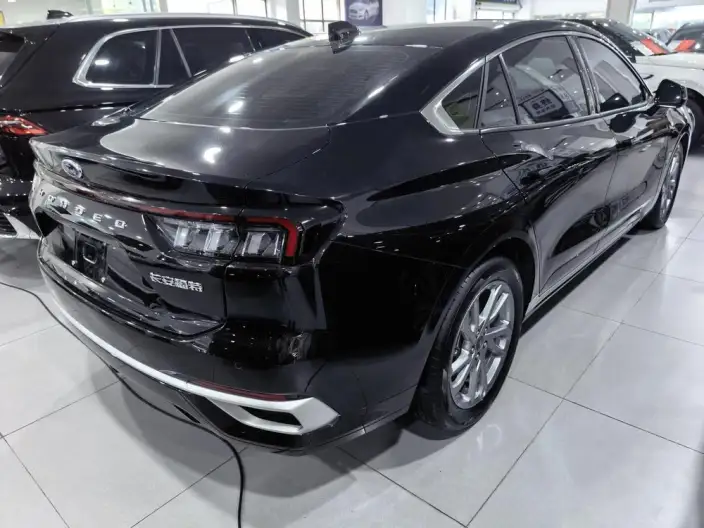 Ford Mondeo 2023 Model EcoBoost 245 Luxury Model – фото 4