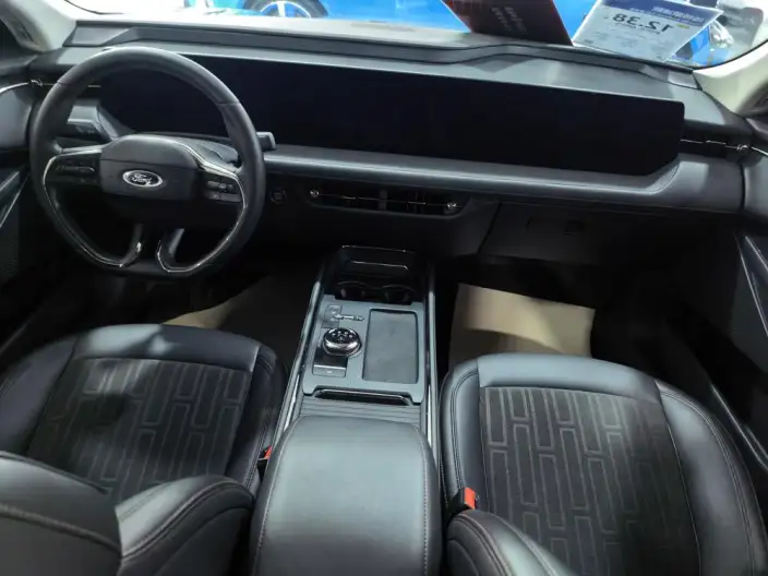 Ford Mondeo 2023 Model EcoBoost 245 Luxury Model – фото 7