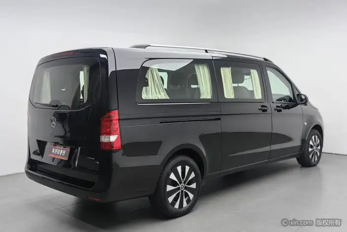 Viano 2023 Model 2.0T Elite Edition 7 seat – фото 3