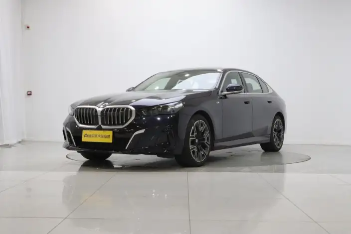 BMW 5 Series 2024 Model 530Li Exclusive Model M Sports Set – фото 1