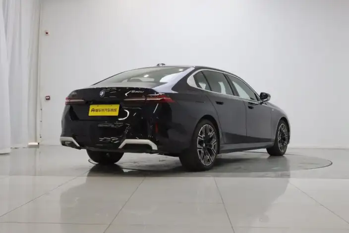 BMW 5 Series 2024 Model 530Li Exclusive Model M Sports Set – фото 7