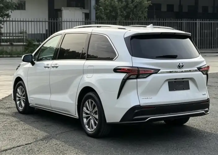 Toyota Sienna 2021 Model 2.5L Hybrid Supreme Edition – фото 3