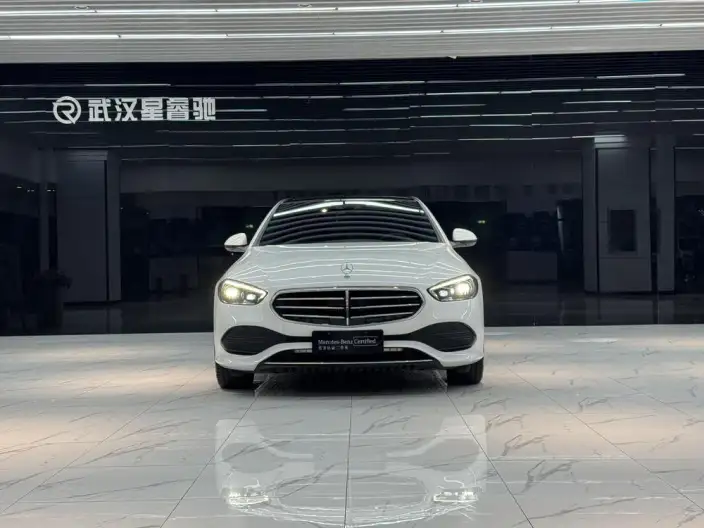 Mercedes-Benz C-Class 2023 Model C 260 L – фото 2