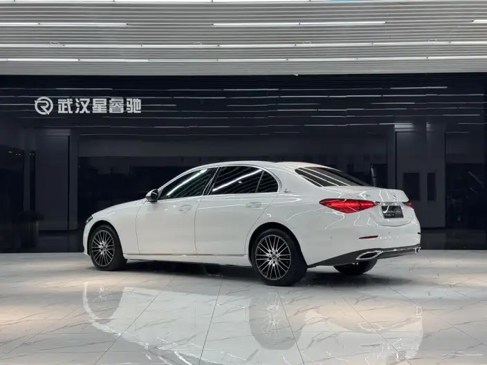 Mercedes-Benz C-Class 2023 Model C 260 L – фото 4