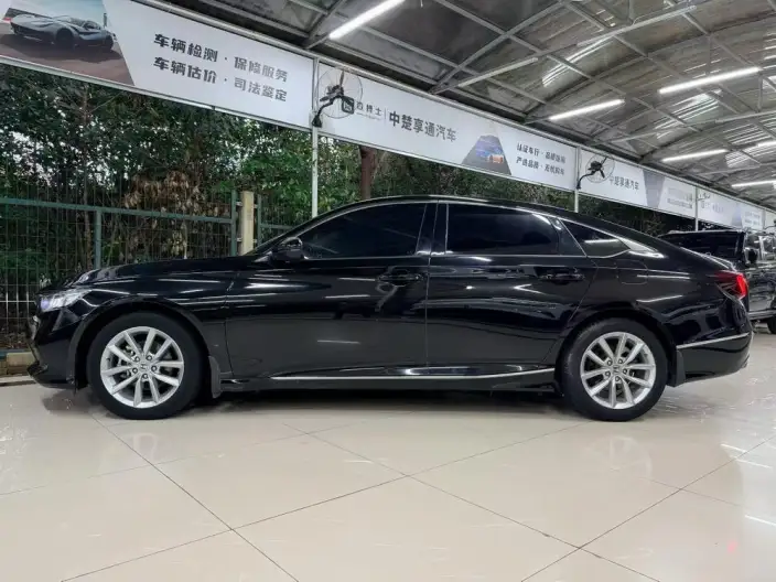 Honda Accord 2022 Model 260TURBO Deluxe Edition – фото 3