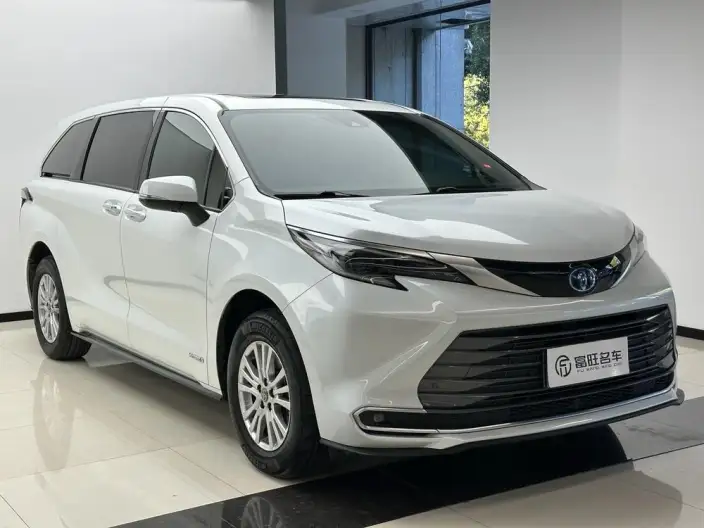Toyota Sienna 2021 Model 2.5L Hybrid Premium Edition – фото 3