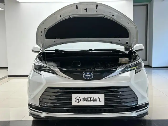Toyota Sienna 2021 Model 2.5L Hybrid Premium Edition – фото 8