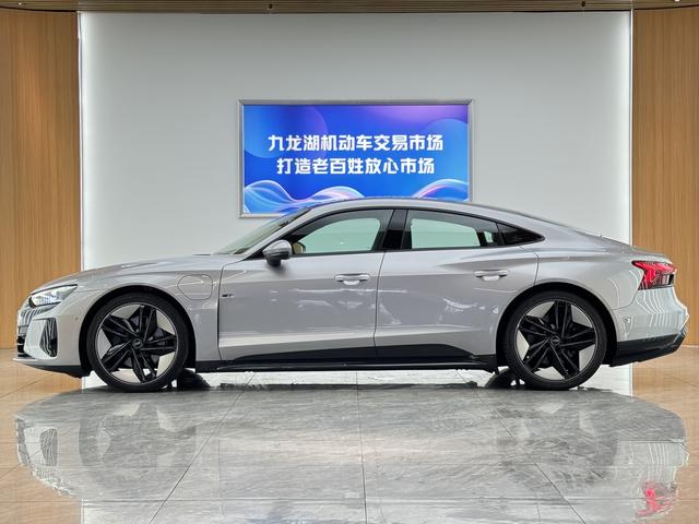 AUDI e-tron GT 2023 Basic model – фото 3