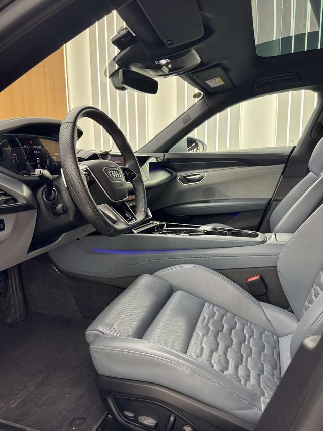 AUDI e-tron GT 2023 Basic model – фото 9