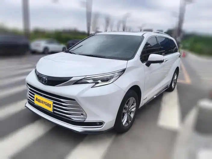 Toyota Sienna 2021 Model 2.5L Hybrid Platinum edition – фото 1