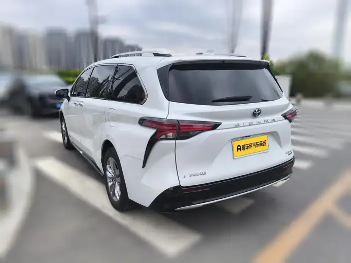 Toyota Sienna 2021 Model 2.5L Hybrid Platinum edition – фото 4