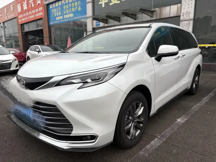 Toyota Sienna 2024 Model Hybrid 2.5L 4WD Premium Edition – фото 1