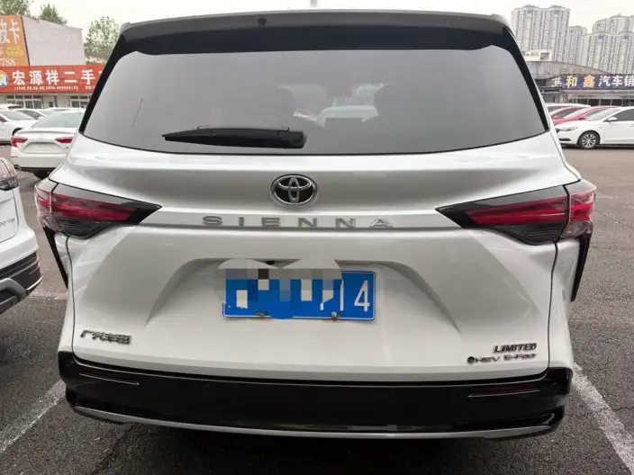 Toyota Sienna 2024 Model Hybrid 2.5L 4WD Premium Edition – фото 4