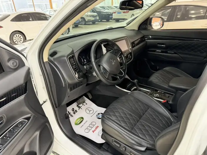 Mitsubishi Outlander 2021 Model 2.4L 4WD Enjoy Edition 7 seat – фото 8