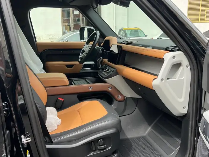 Land Rover Defender 2023 Model Facelift 110 P400 X-Dynamic HSE – фото 8