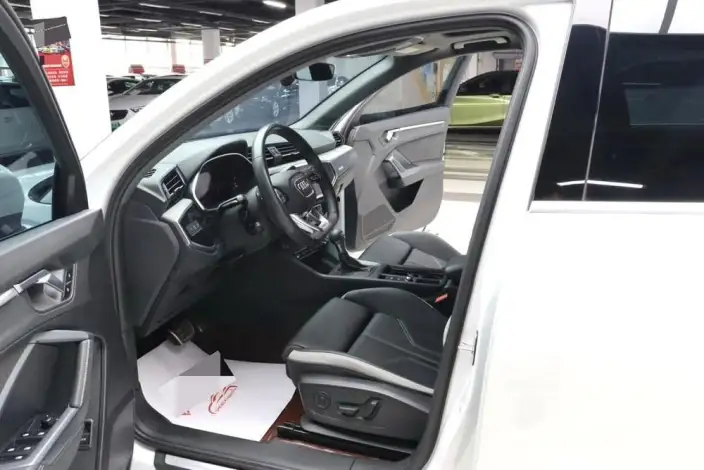 AUDI Q3 2024 Model 35 TFSI Fashion Dynamic Model – фото 9
