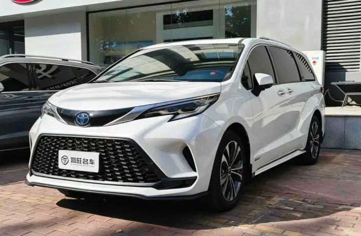 Granvia 2023 Model Intelligent Hybrid 2.5L Noble PLUS – фото 1