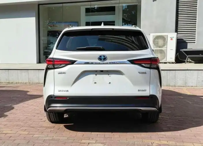 Granvia 2023 Model Intelligent Hybrid 2.5L Noble PLUS – фото 5