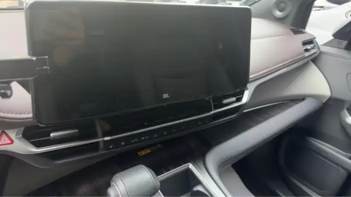 Granvia 2023 Model Intelligent Hybrid 2.5L Noble PLUS – фото 10