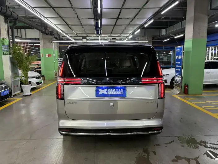 Volvo EM90 2025 Model Ultra VI seat – фото 5