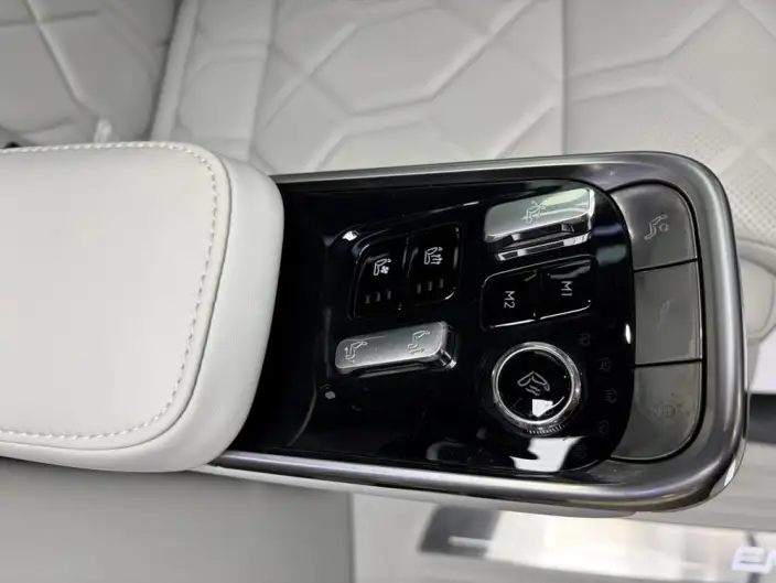 Volvo EM90 2025 Model Ultra VI seat – фото 8