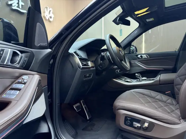 BMW X5 2022 Model xDrive 40Li M Sports Set – фото 8