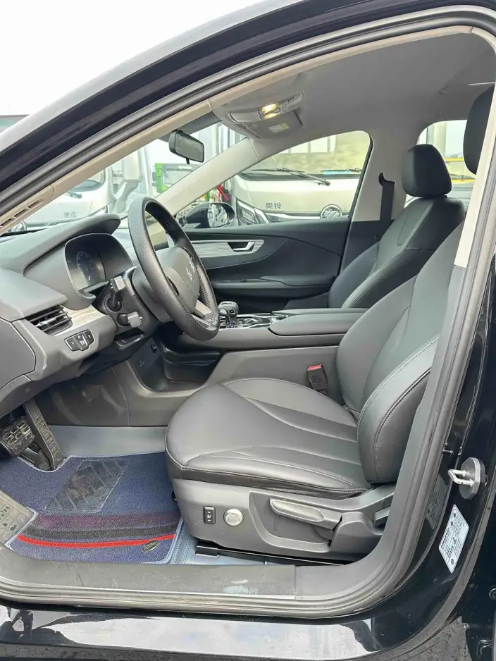 Hongqi E-QM5 2024 Model 610KM PLUS Edition 100kW – фото 9