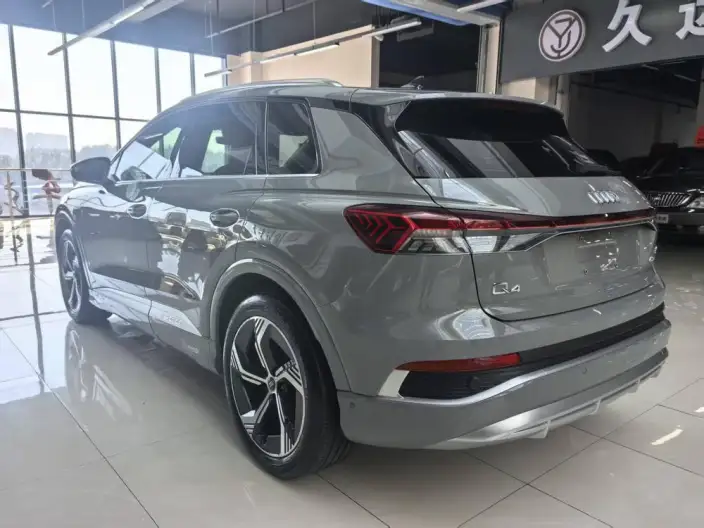 Audi Q4 e-tron 2023 Model 40 e-tron Genesis Edition – фото 4