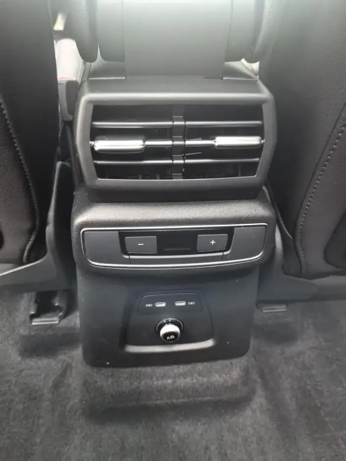 Audi Q4 e-tron 2023 Model 40 e-tron Genesis Edition – фото 8