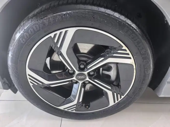 Audi Q4 e-tron 2023 Model 40 e-tron Genesis Edition – фото 9