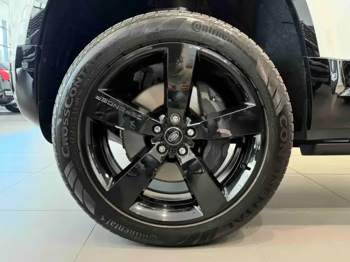 Land Rover Defender 2025 Model 110 3.0T P400 HSE X-Dynamic – фото 7
