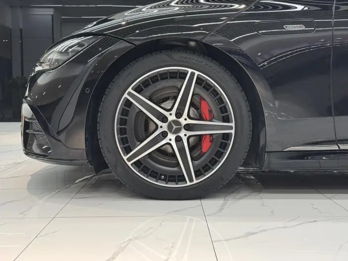 Mercedes-Benz EQE AMG 2023 Model EQE 53 4MATIC+ – фото 8